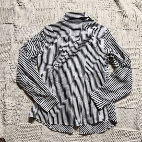 Foxcroft Non Iron Fitted Black and White Stripe Button Up - Picture 4 of 4